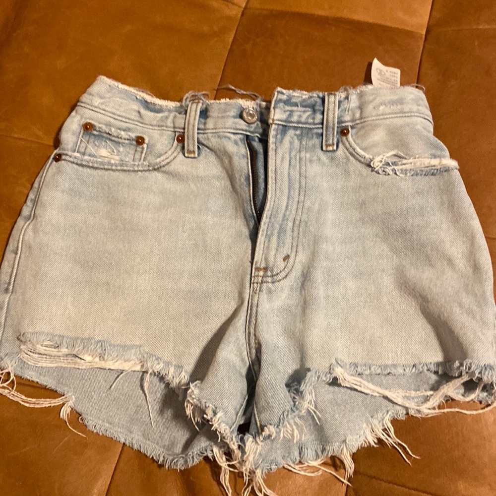 Abercrombie $ Fitch Annie high rise shorts in light wash